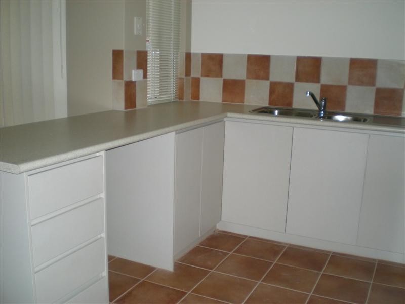 9/11  Priest Road, Landsdale WA 6065