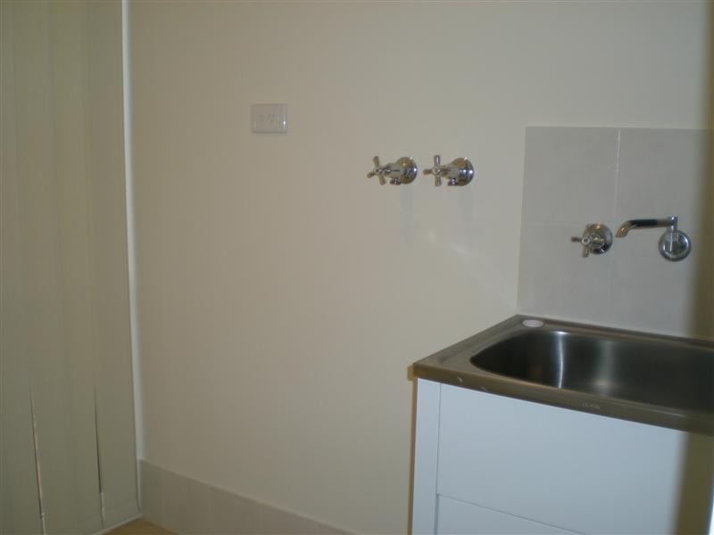 9/11  Priest Road, Landsdale WA 6065