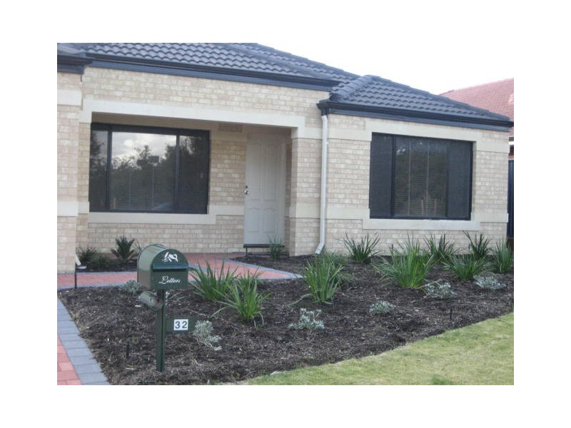 32  Larsen Road, Byford WA 6122