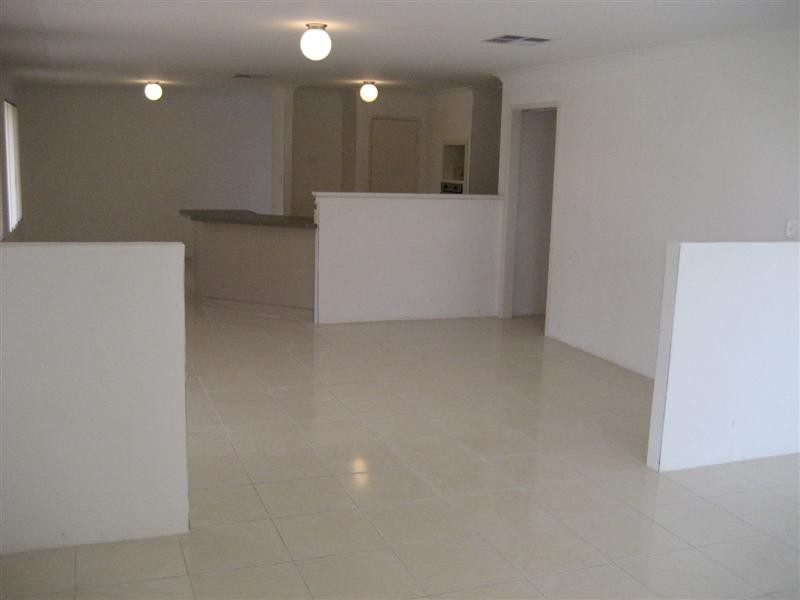 35  Araluen Crescent, Bertram WA 6167