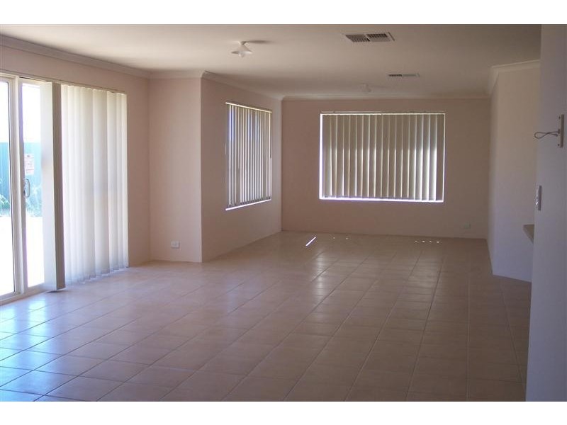 64  Dalvik Avenue, Merriwa WA 6030