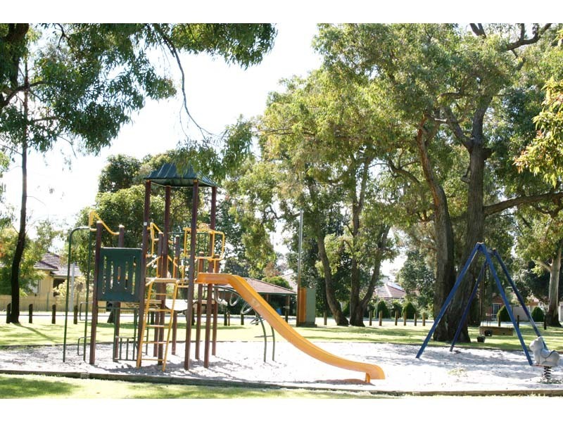 190  Epsom Ave, Belmont WA 6104