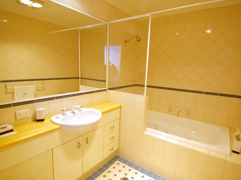 9/12   Doepel Street, North Fremantle WA 6159