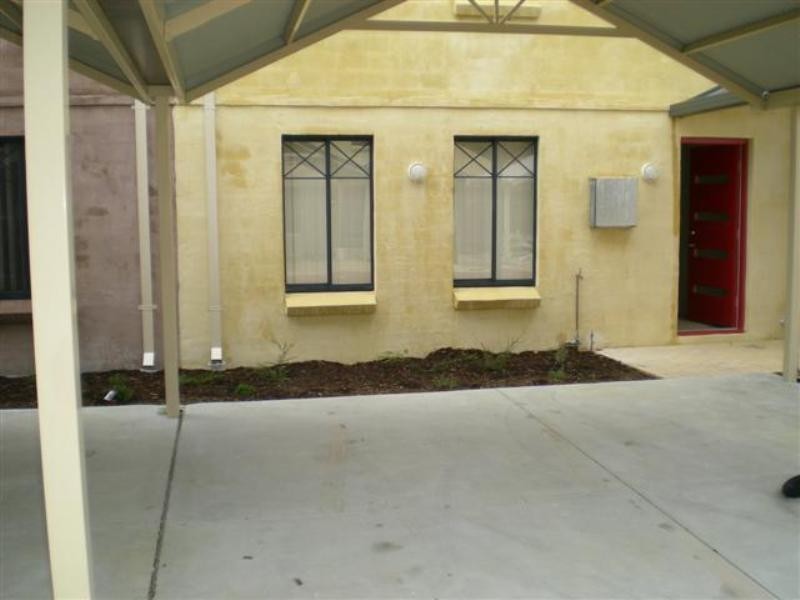 14/11  Choseley Place, Langford WA 6147