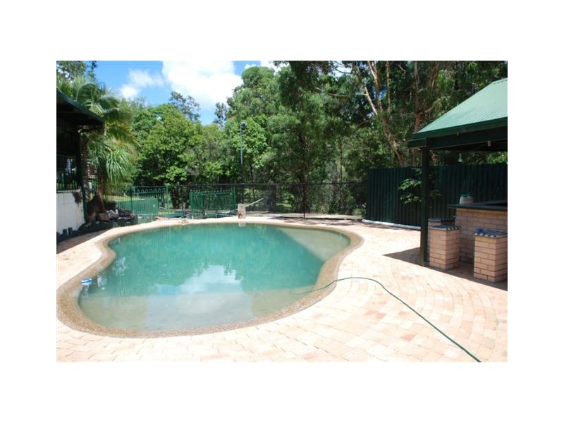 27A Ben Lomond Drive, Highland Park QLD 4211