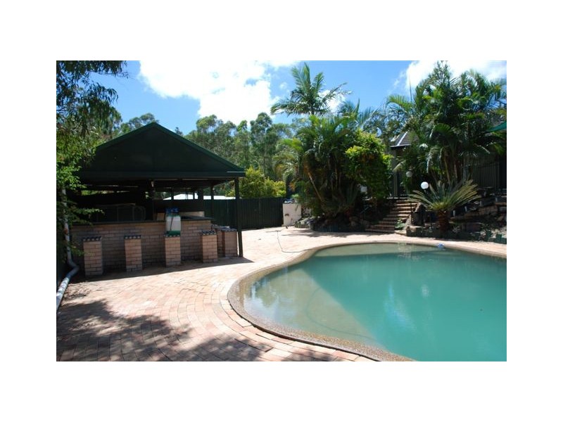 27A Ben Lomond Drive, Highland Park QLD 4211