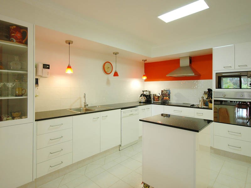 13A Garden Grove, Carrara QLD 4211