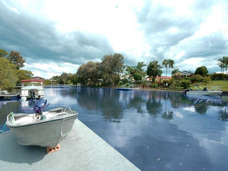 13A Garden Grove, Carrara QLD 4211
