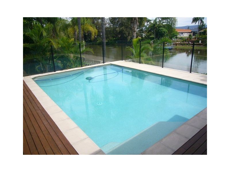 13A Garden Grove, Carrara QLD 4211