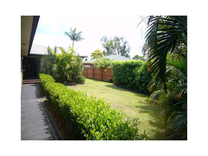13A Garden Grove, Carrara QLD 4211