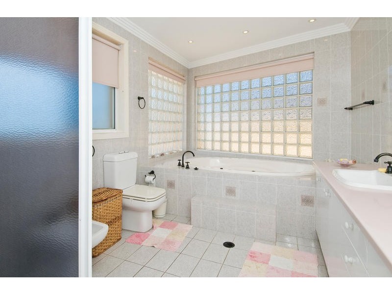 59 Blair Athol, Sorrento QLD 4217