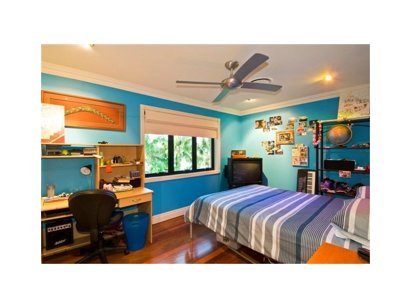 Paradise Waters QLD 4217