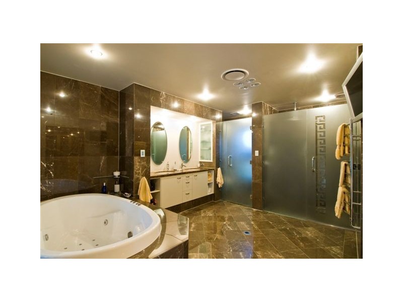 Paradise Waters QLD 4217