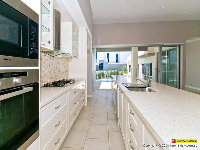 5004 Riverwood Grove, Royal Pines, Ashmore QLD 4214