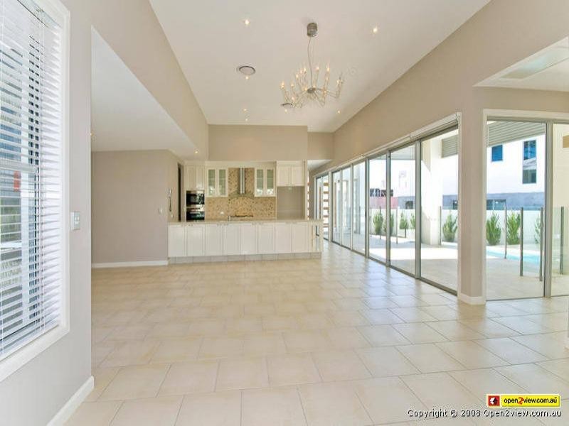 5004 Riverwood Grove, Royal Pines, Ashmore QLD 4214