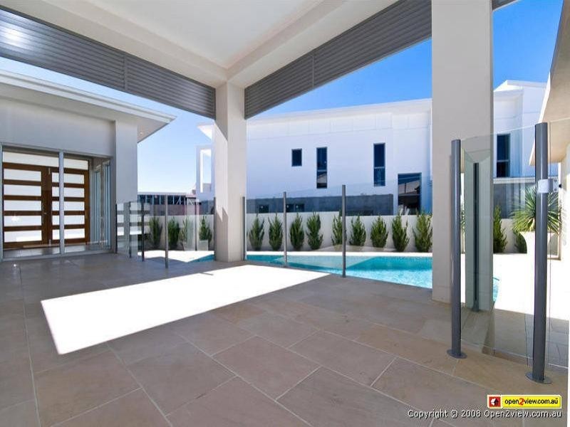 5004 Riverwood Grove, Royal Pines, Ashmore QLD 4214