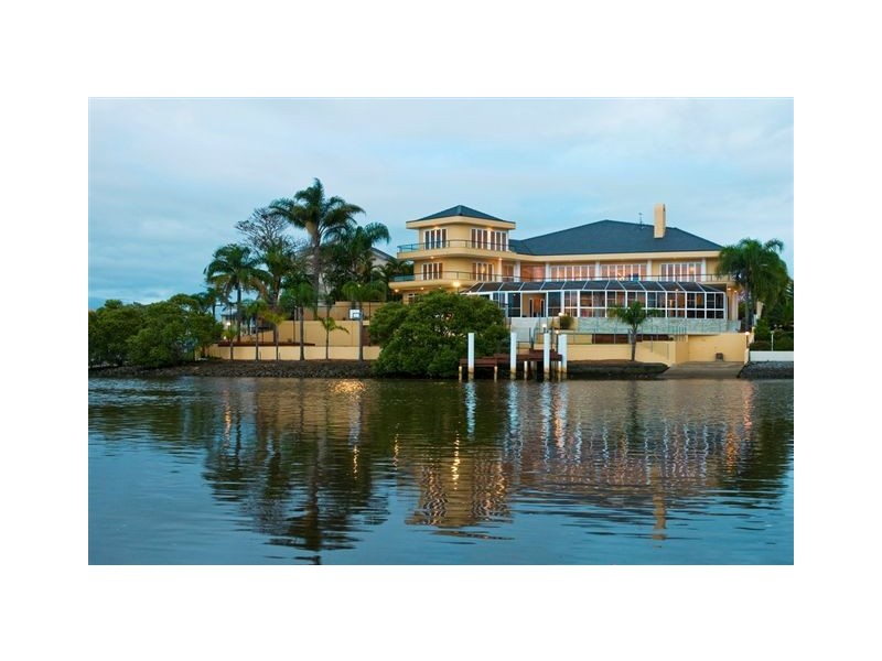 76 Charolais Crt, Benowa QLD 4217