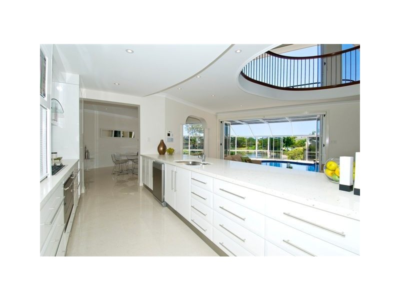 76 Charolais Crt, Benowa QLD 4217