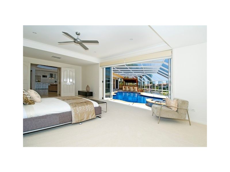 76 Charolais Crt, Benowa QLD 4217