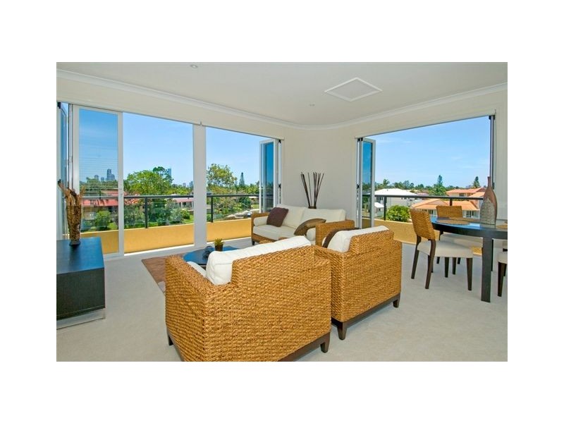 76 Charolais Crt, Benowa QLD 4217