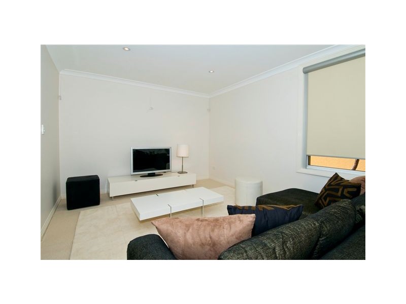 76 Charolais Crt, Benowa QLD 4217