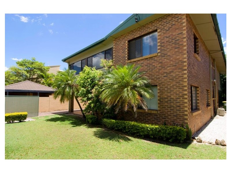 49 WOODROFFE AVENUE, Main Beach QLD 4217