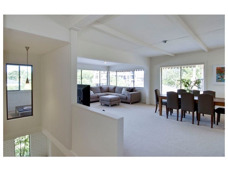 49 WOODROFFE AVENUE, Main Beach QLD 4217