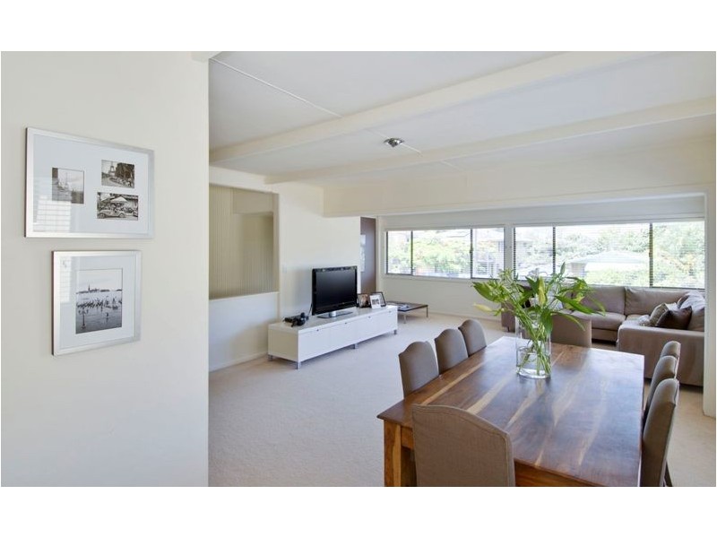 49 WOODROFFE AVENUE, Main Beach QLD 4217