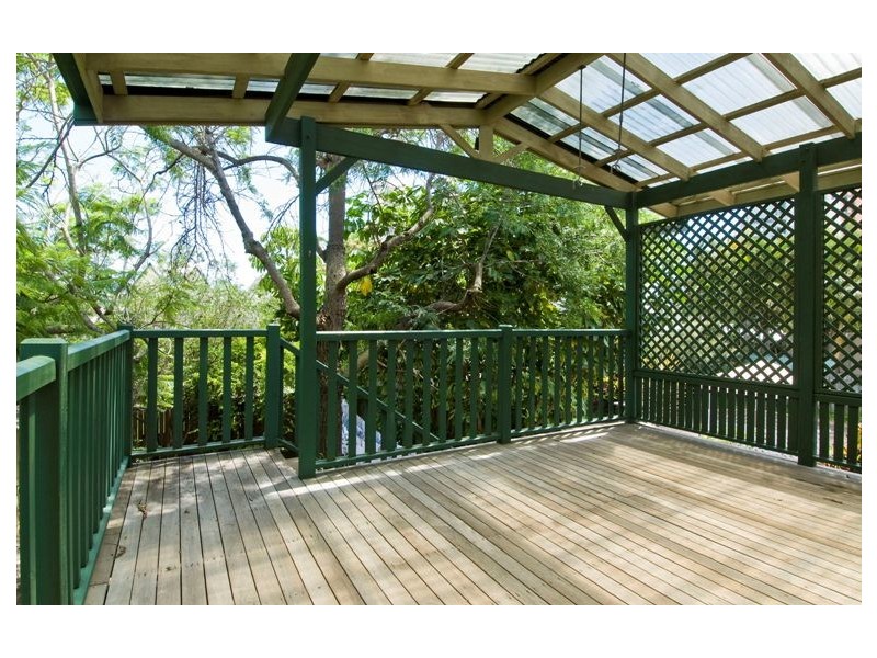 49 WOODROFFE AVENUE, Main Beach QLD 4217