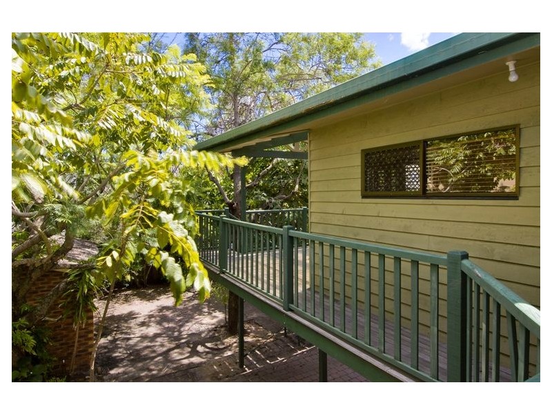49 WOODROFFE AVENUE, Main Beach QLD 4217