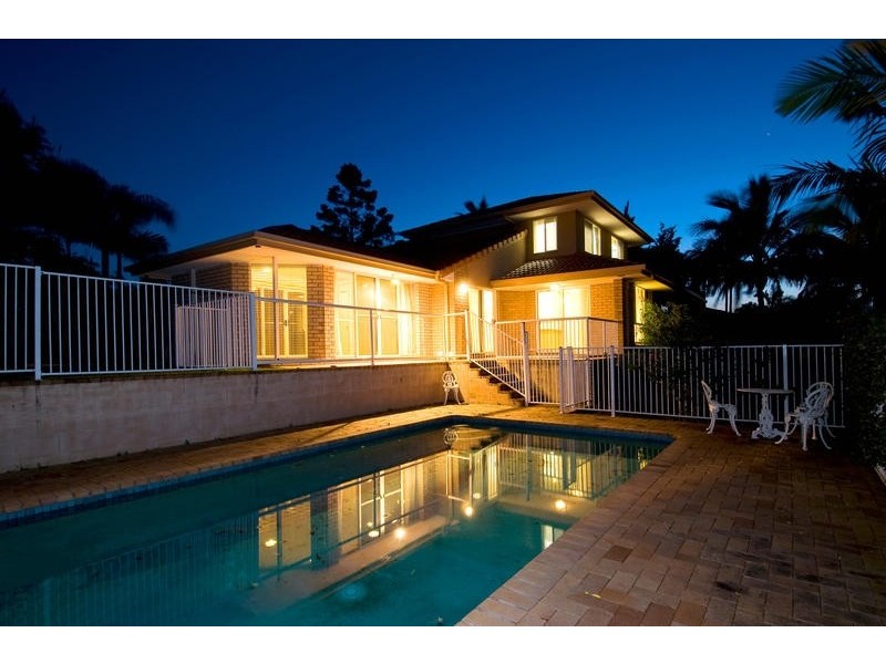 20 Rannock Ave, Benowa QLD 4217