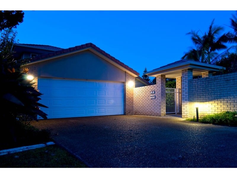 20 Rannock Ave, Benowa QLD 4217