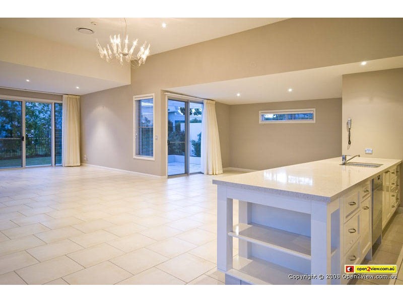 5004  Riverwood Grove  Royal Pines, Ashmore QLD 4214