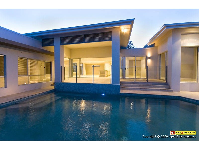 5004  Riverwood Grove  Royal Pines, Ashmore QLD 4214