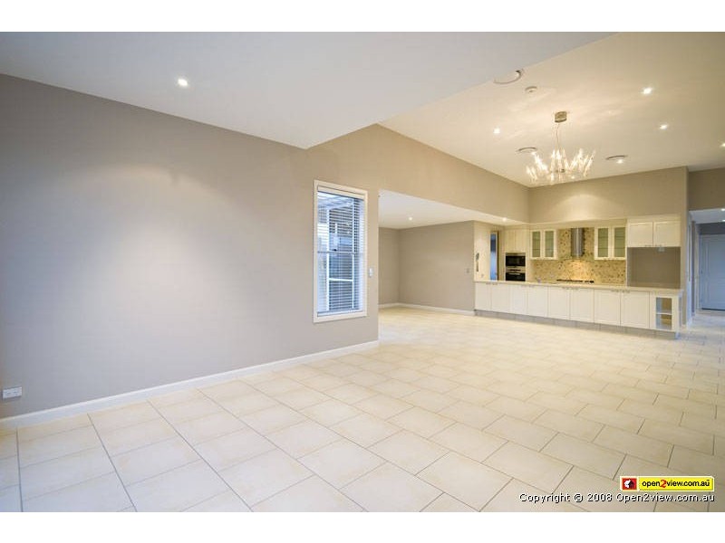 5004  Riverwood Grove  Royal Pines, Ashmore QLD 4214