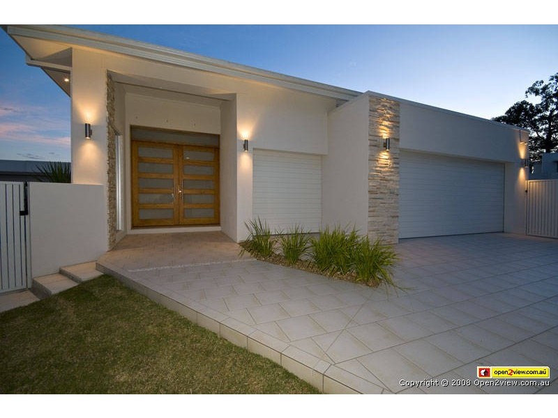 5004  Riverwood Grove  Royal Pines, Ashmore QLD 4214