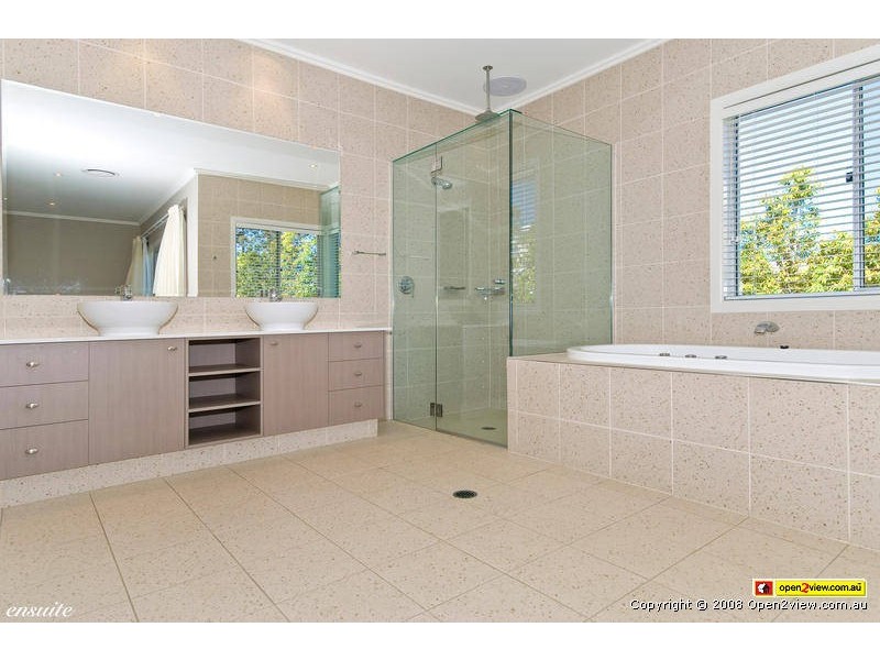 5004  Riverwood Grove  Royal Pines, Ashmore QLD 4214