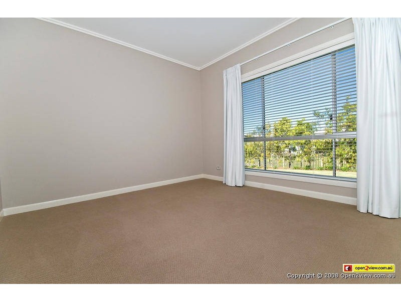 5004  Riverwood Grove  Royal Pines, Ashmore QLD 4214