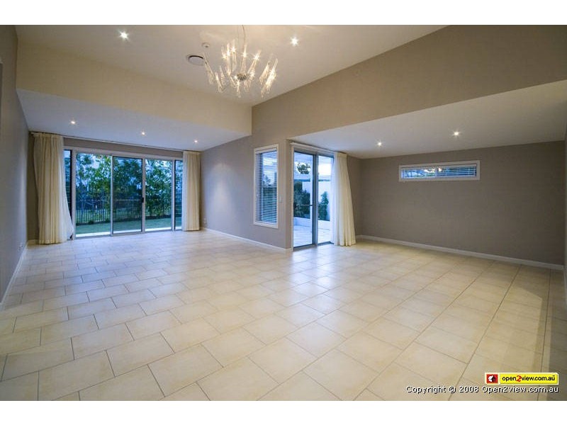 5004  Riverwood Grove  Royal Pines, Ashmore QLD 4214