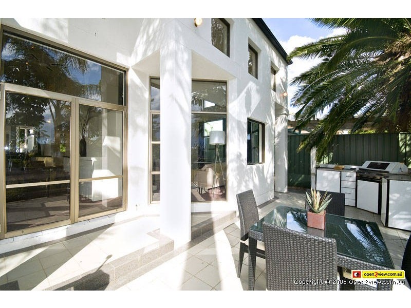 14  Coolong Cres, Carrara QLD 4211