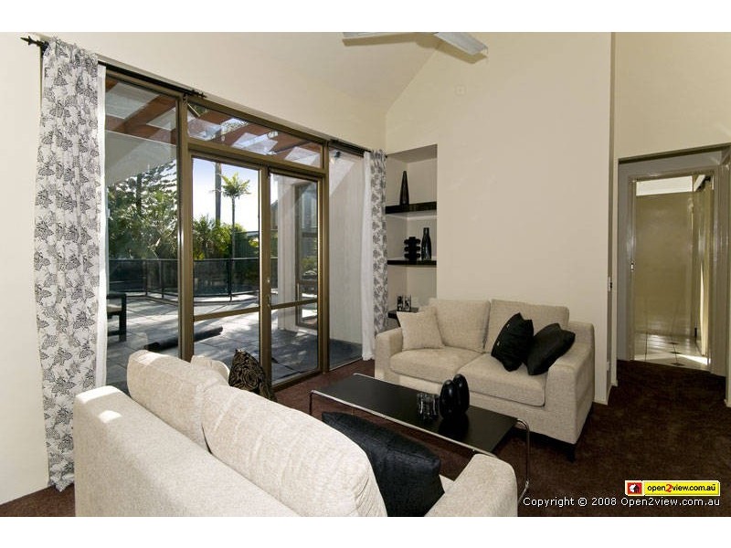 14  Coolong Cres, Carrara QLD 4211