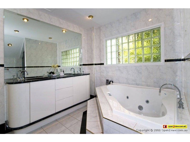 14  Coolong Cres, Carrara QLD 4211