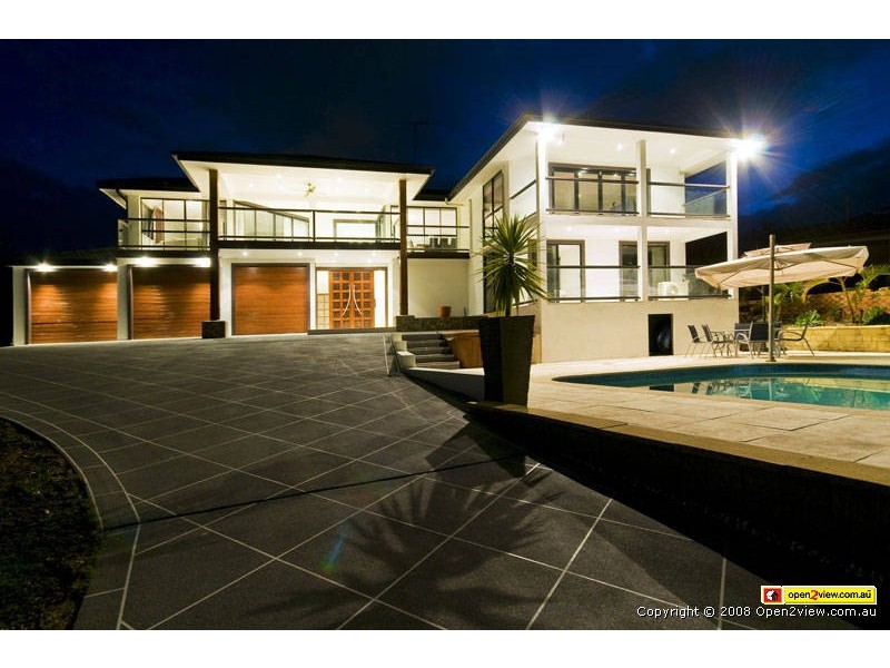 6 Bligh Court, Benowa QLD 4217