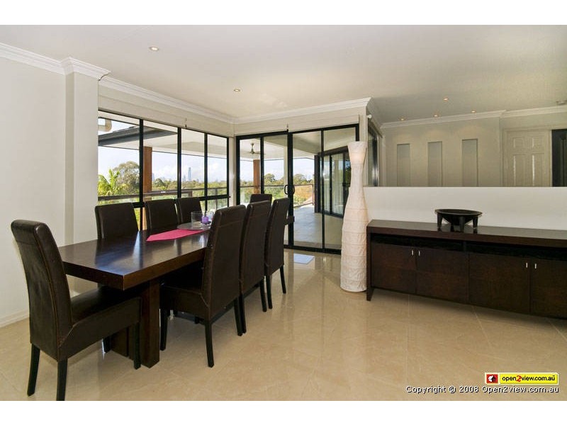 6 Bligh Court, Benowa QLD 4217