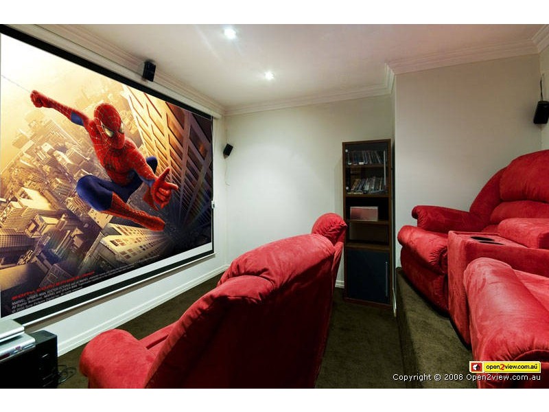 6 Bligh Court, Benowa QLD 4217