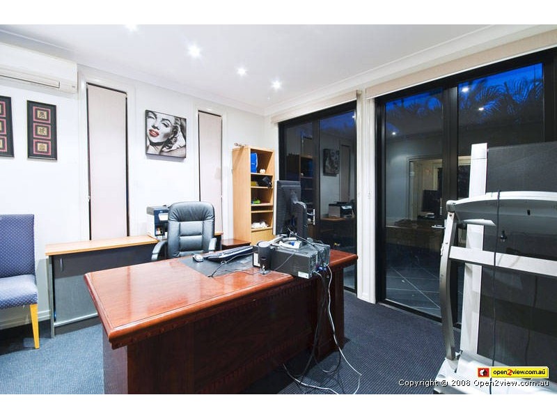 6 Bligh Court, Benowa QLD 4217