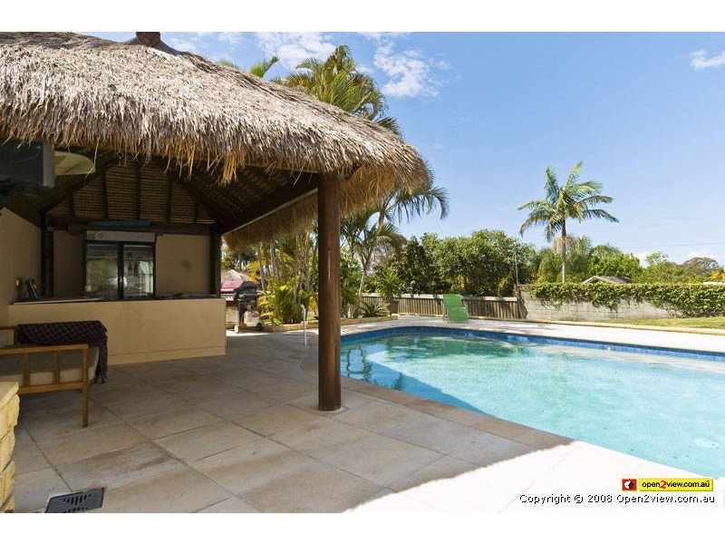6 Bligh Court, Benowa QLD 4217