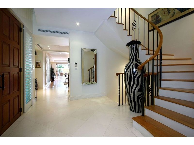 47a  Peak Avenue, Main Beach QLD 4217