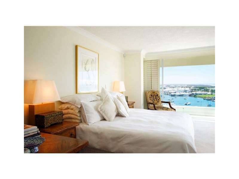 18 Macarthur Parade, Main Beach QLD 4217