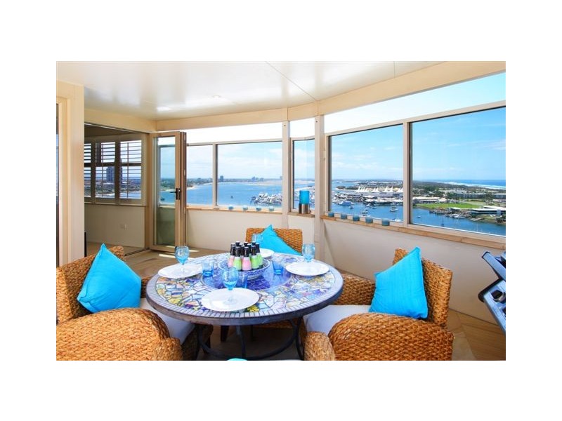 18 Macarthur Parade, Main Beach QLD 4217